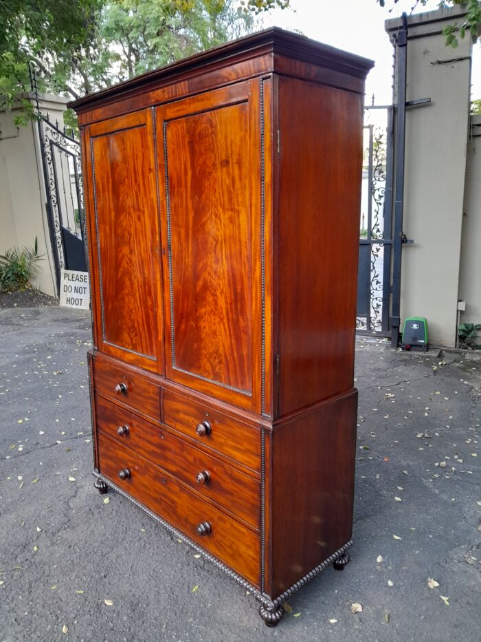 Mahogany Linen Press - Image 3