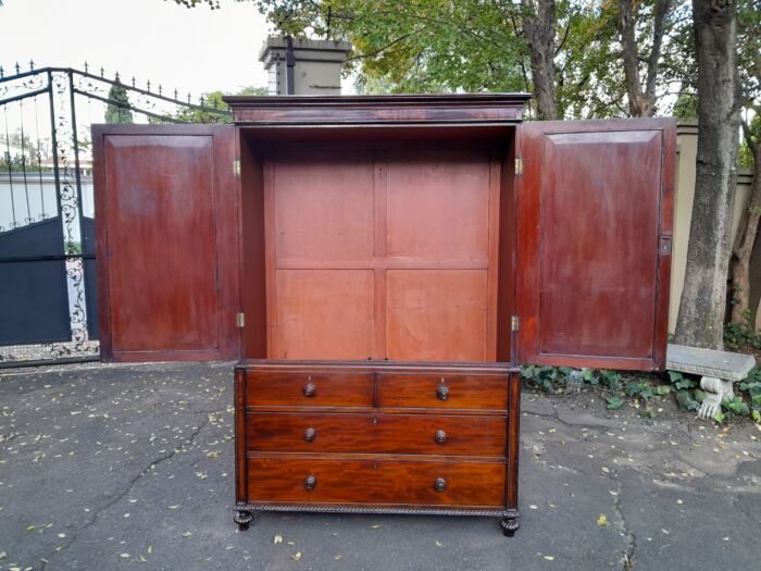 Mahogany Linen Press - Image 5