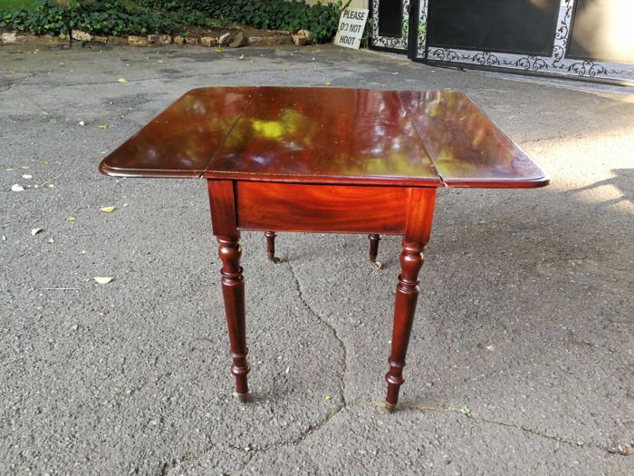 Mahogany Pembroke Drop side Table - Image 6