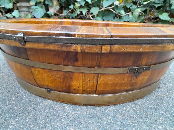 An Antique Chinese Qing Dynasty Bowl with Brass Straps of Large Proportion - Image 5