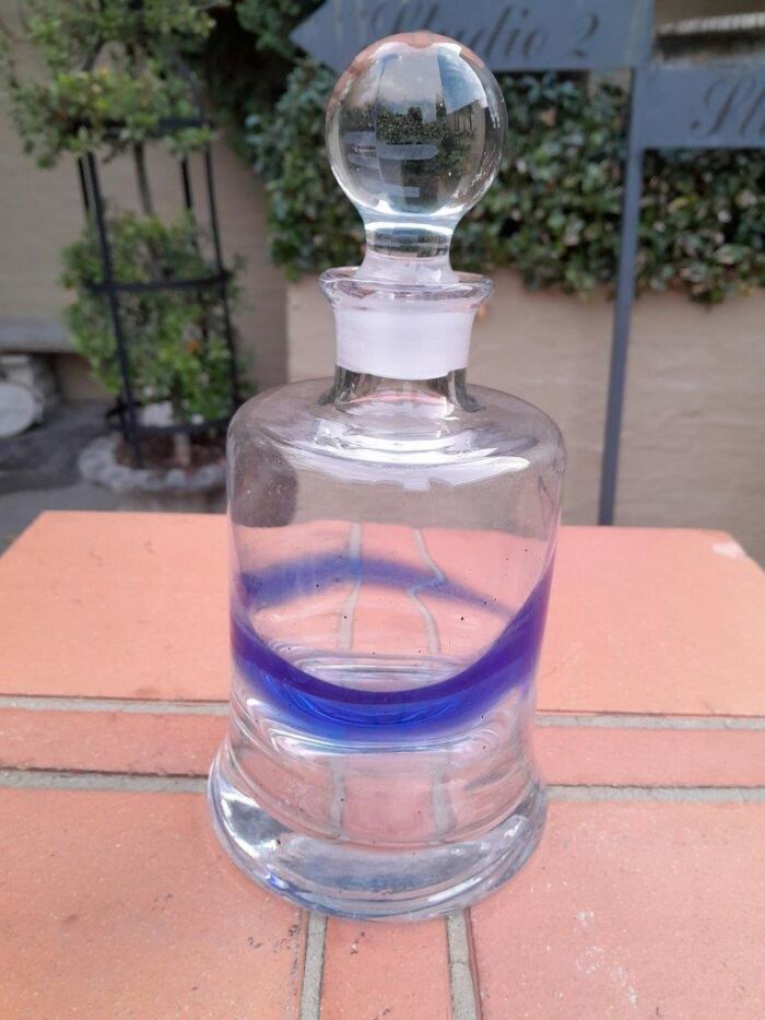 A 20TH Century Handblown Decanter - Image 2