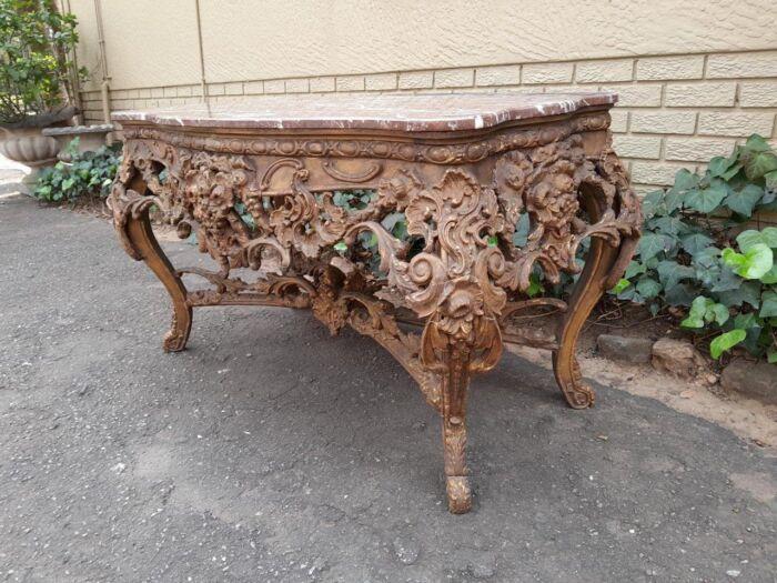 An 18th Century French Louis XV Ornately Carved and Gilded Console / Drinks Table with Marble Top - Image 4