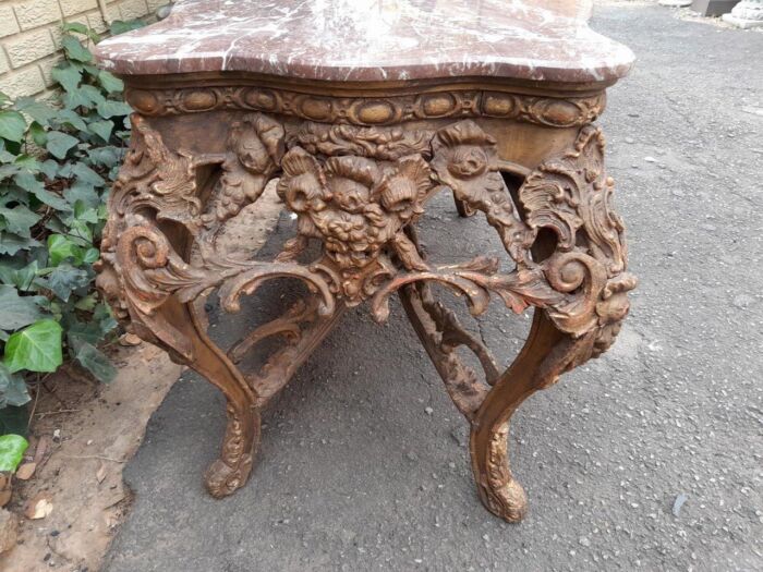 An 18th Century French Louis XV Ornately Carved and Gilded Console / Drinks Table with Marble Top - Image 5