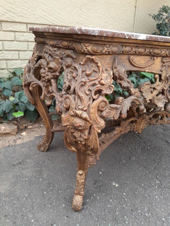 An 18th Century French Louis XV Ornately Carved and Gilded Console / Drinks Table with Marble Top - Image 6