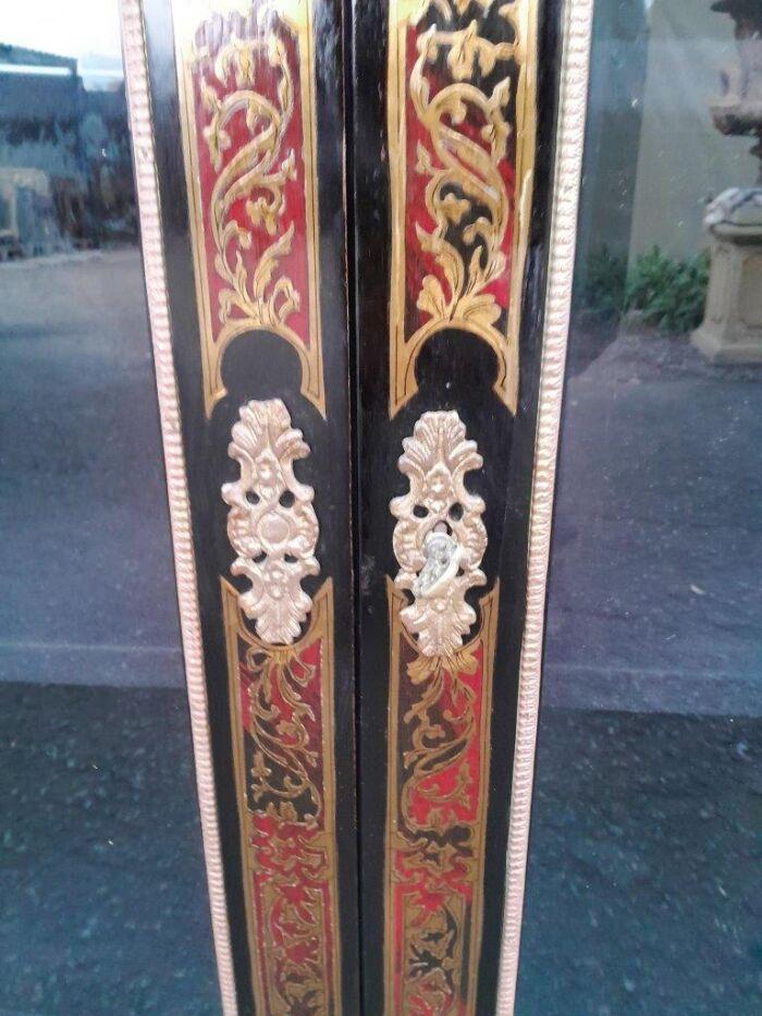 A Near Pair of Late 19th Century  / Early 20th century French Boulle Ebonised and Gilt Metal Cabinets and Cream Marble Tops - Image 10