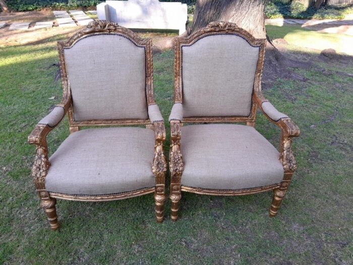 An Antique 19th Century French Pair of  Louis XV Style Heavily Carved Giltwood Armchairs - Image 3