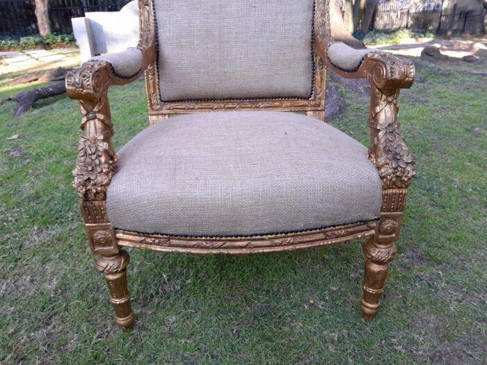 An Antique 19th Century French Pair of  Louis XV Style Heavily Carved Giltwood Armchairs - Image 6