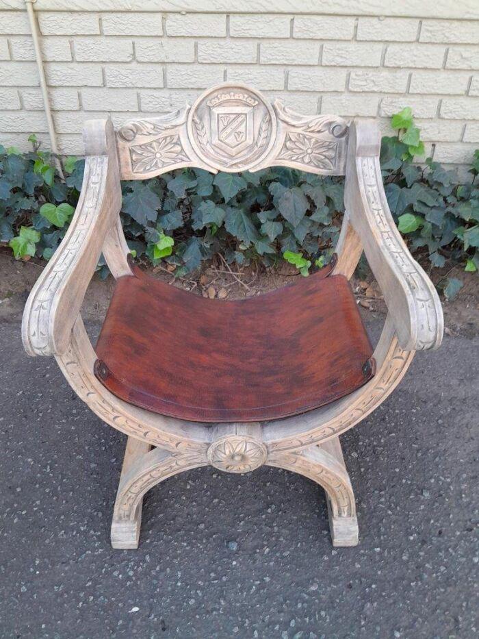 An Antique Early 20th Century Savonarola Carved Oak Chair with Leather Seat in a Contemporary Bleached Finish - Image 3
