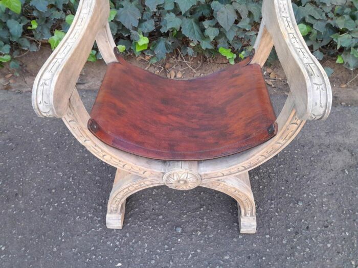 An Antique Early 20th Century Savonarola Carved Oak Chair with Leather Seat in a Contemporary Bleached Finish - Image 6