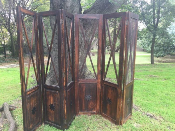 A Pair of 20th Century Wooden Screens/Room Dividers - Image 2