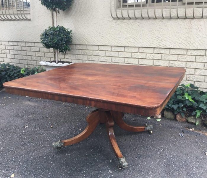 Regency Style Mahogany Breakfast Table on Saber Legs and Brass Capping's with Castors (6-8 Seater) - Image 3