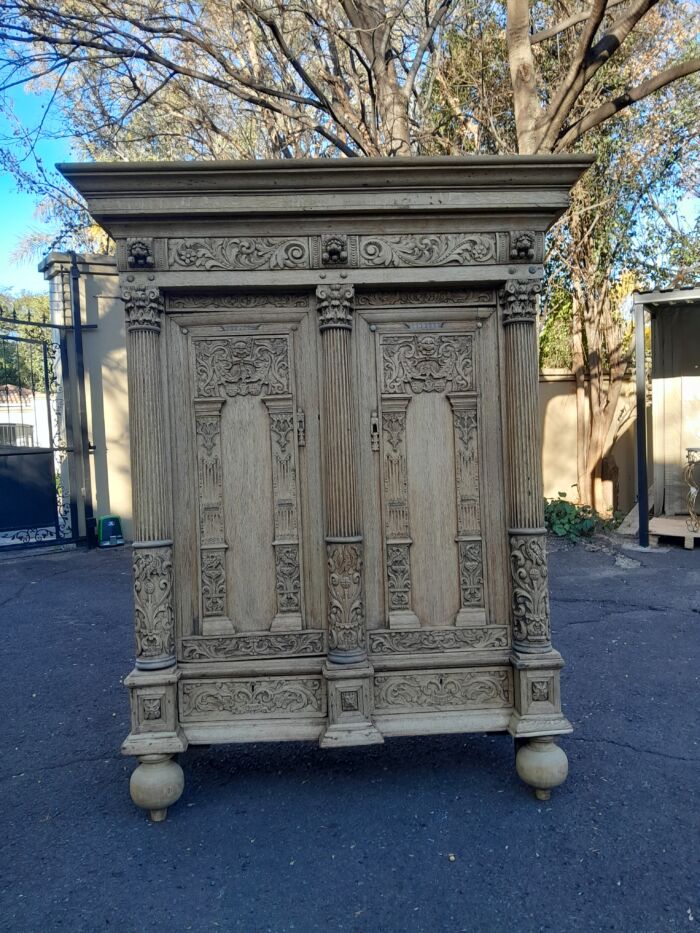 An 18th Century Renaissance Style Ornately Carved Cabinet/Armoire/ Kussenkast in a Contemporary Bleached Finish (Useful for TV or storing Bedroom Pillows, Duvets, Towels etc) - Image 2