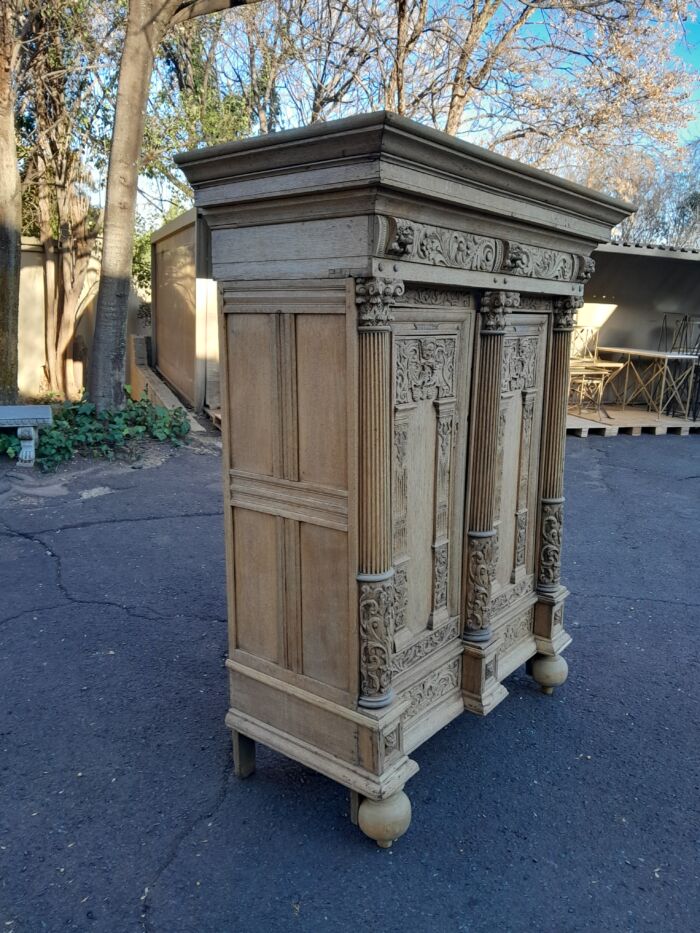 An 18th Century Renaissance Style Ornately Carved Cabinet/Armoire/ Kussenkast in a Contemporary Bleached Finish (Useful for TV or storing Bedroom Pillows, Duvets, Towels etc) - Image 6