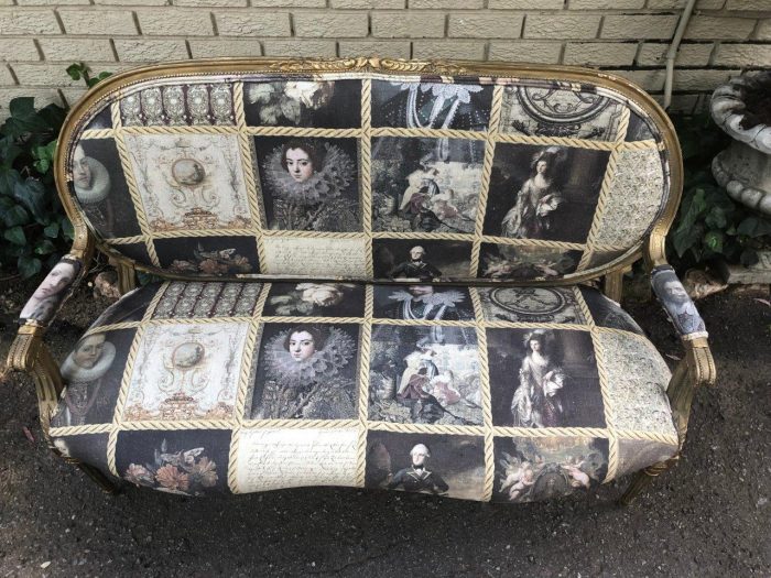 French style gilded settee with hand-painted fabric - Image 3