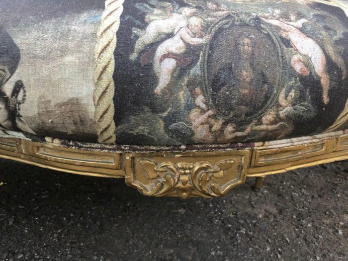 French style gilded settee with hand-painted fabric - Image 6