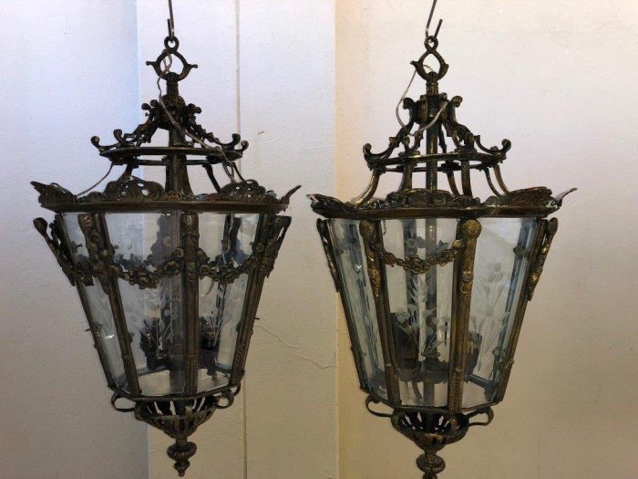 Pair of Lanterns - Image 2