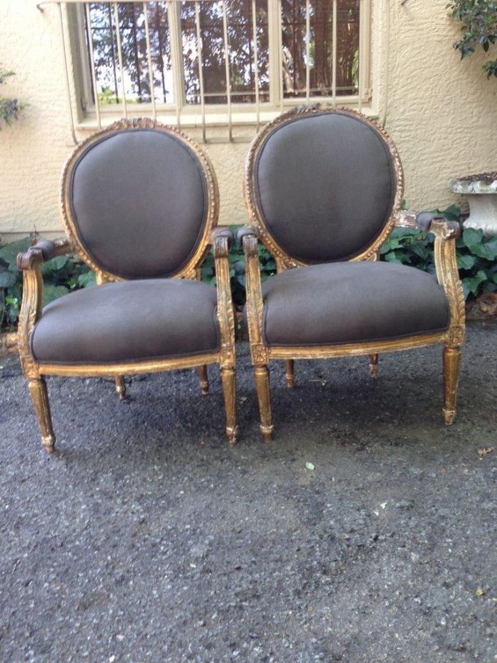 Pair of Antique Ornately Carved Gilded Baroque Style King Louis XV Medallion Armchairs   - Image 2