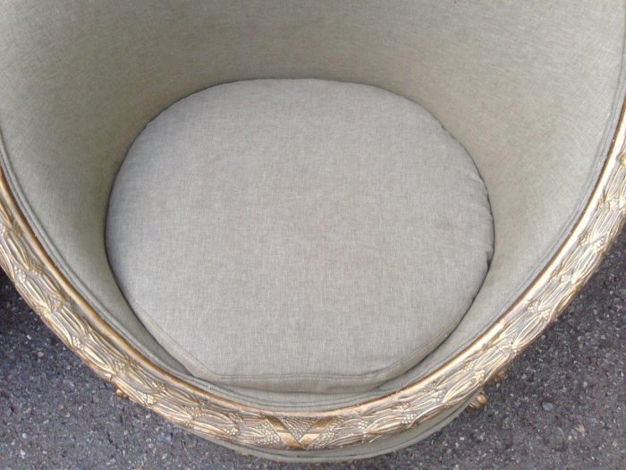 A Pair of French Empire Style Carved and Gilded Arm / Tub / Bergere Chairs Upholstered in an Imported Khaki Linen - Image 5