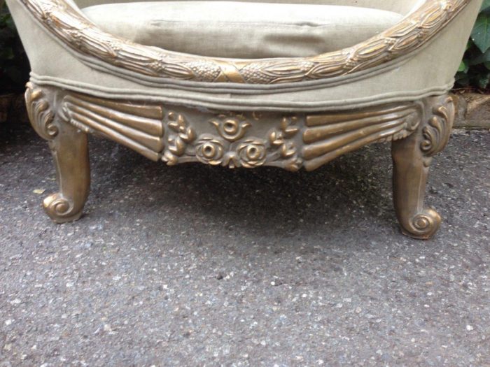 A Pair of French Empire Style Carved and Gilded Arm / Tub / Bergere Chairs Upholstered in an Imported Khaki Linen - Image 6