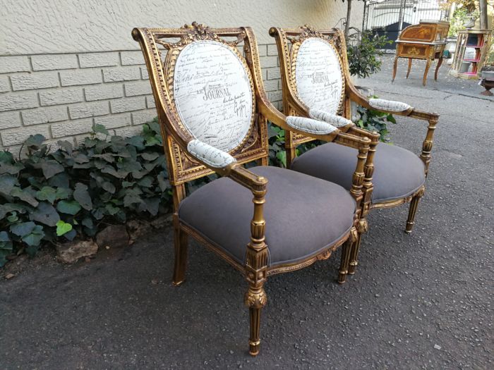 An Exceptional Pair of French Style Carved and Gilded Armchairs Upholstered in a Custom-Made Linen for The Crown Collection ND - Image 4