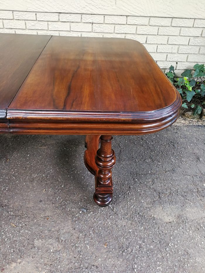 Henry II Walnut extension dining table with 3 leaves (8 – 10-Seater) - Image 8
