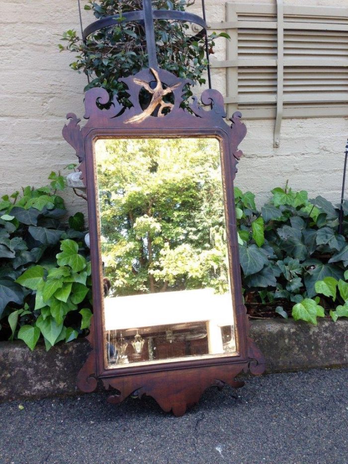 A Georgian mahogany mirror with an eagle - Image 2