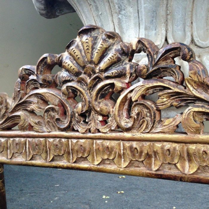 A Gilt Painted Wooden Mirror - Image 4