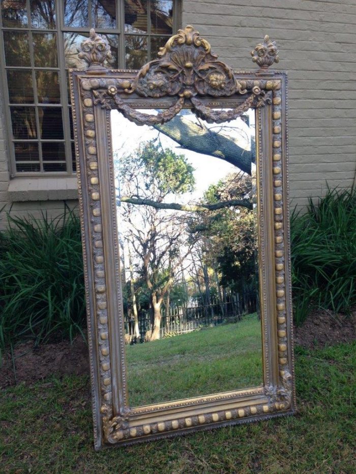 An Ornate Carved Painted Mirror - Image 3