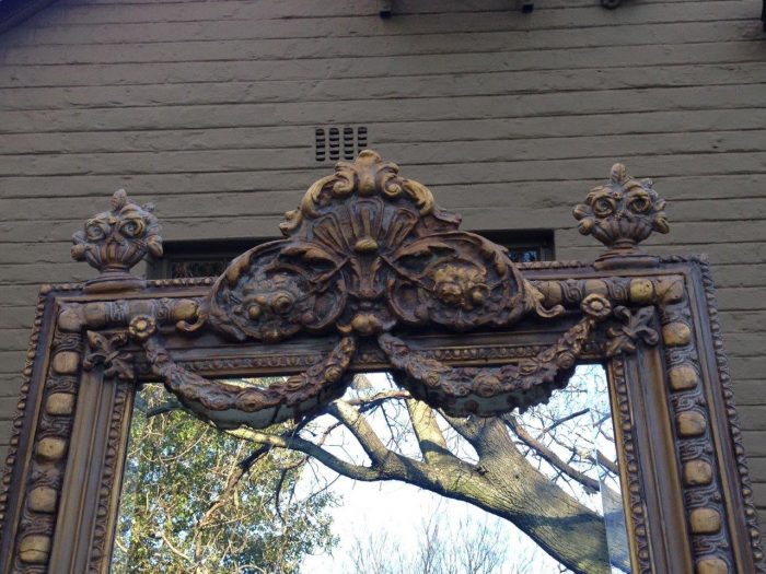 An Ornate Carved Painted Mirror - Image 4
