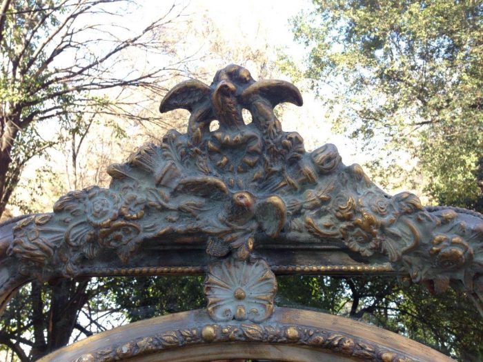 A French Ornate carved painted mirror with a bevelled centre section - Image 4