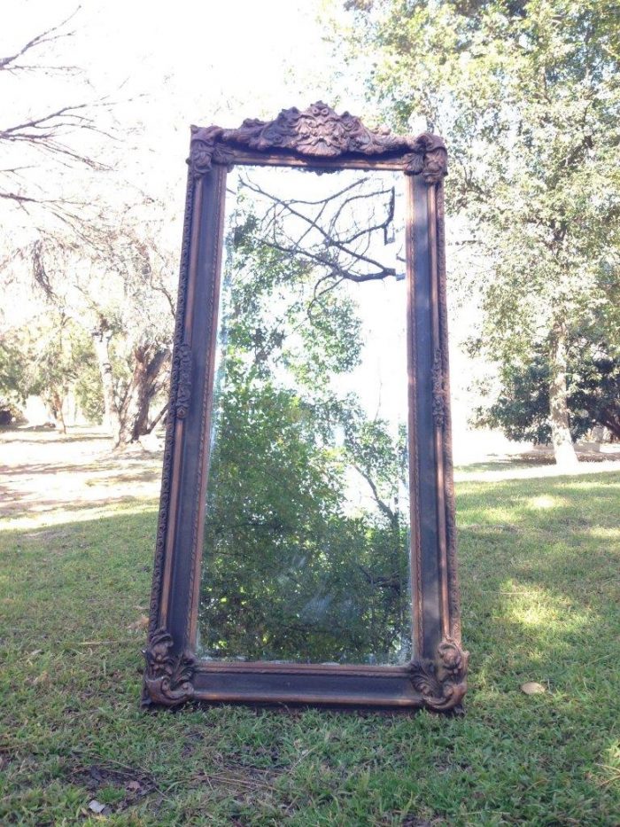 An Ornate Carved Bevelled Mirror - Image 3
