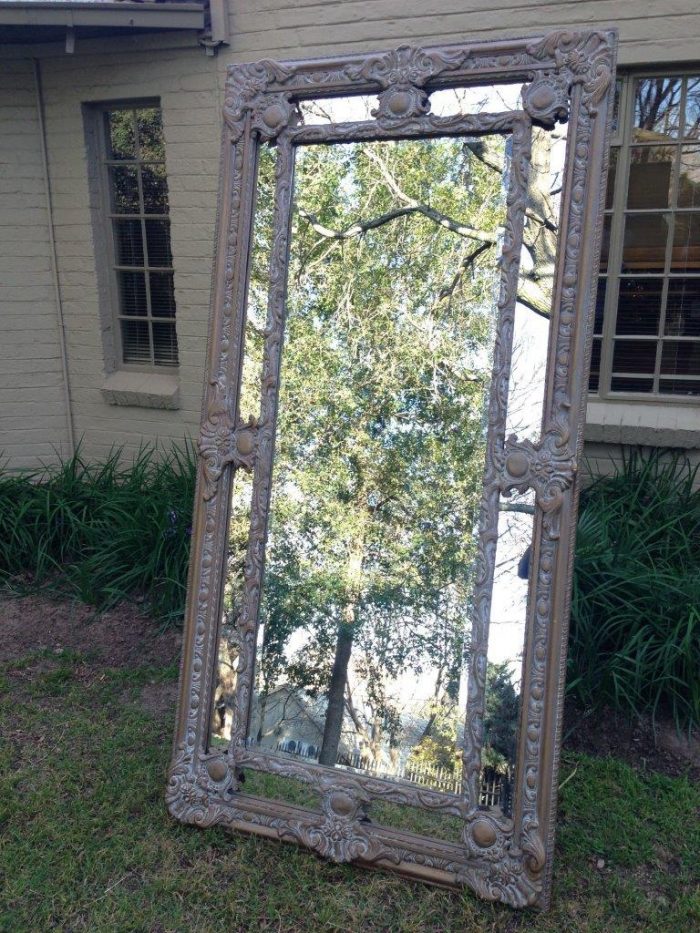 An Ornate Carved & Painted Mirror - Image 2