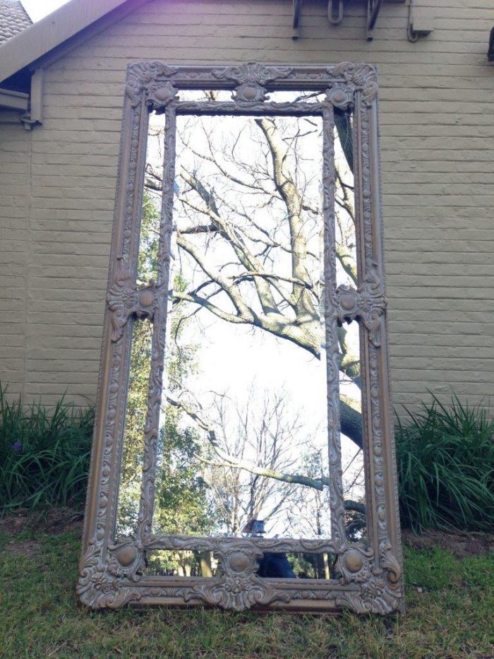 An Ornate Carved & Painted Mirror - Image 3