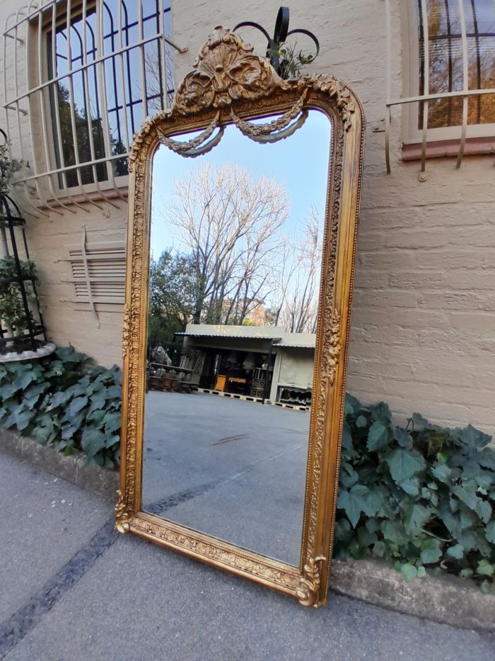 An Ornate Carved & Hand Gilded in Gold Leaf Mirror - Image 4