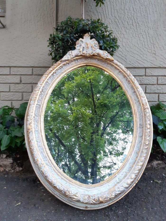 An Oval Ornate Bevelled Mirror - Image 3