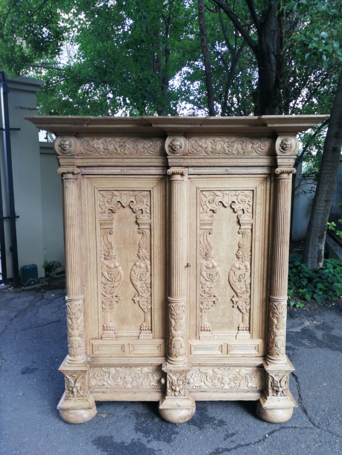 An 18th Century Continental Bleached / Natural Oak Cupboard The Interior Fitted With An Array Of Shelves And Drawers - ND - Image 3