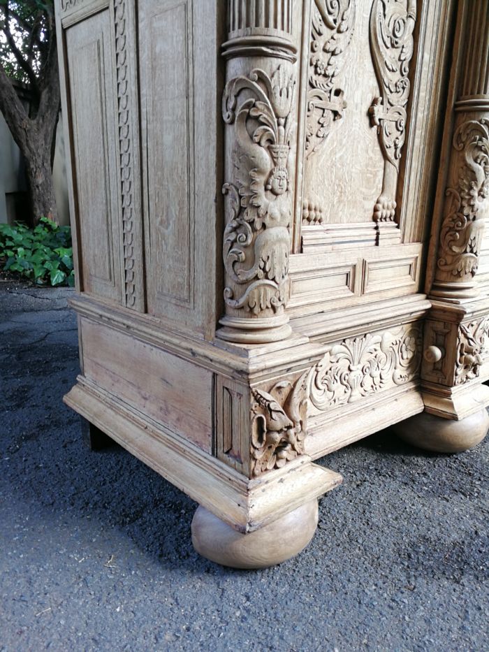 An 18th Century Continental Bleached / Natural Oak Cupboard The Interior Fitted With An Array Of Shelves And Drawers - ND - Image 9