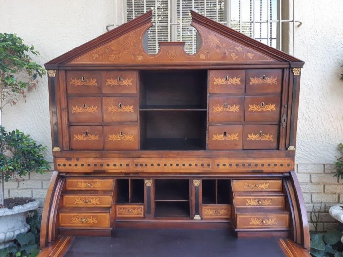 A 19th Century Dutch Marquetry Bureau / Secretaire - Image 9