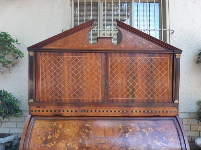 A 19th Century Dutch Marquetry Bureau / Secretaire - Image 13
