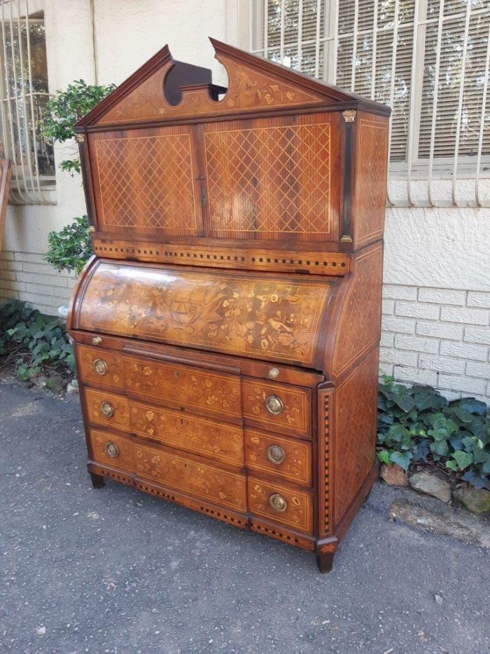 A 19th Century Dutch Marquetry Bureau / Secretaire - Image 15