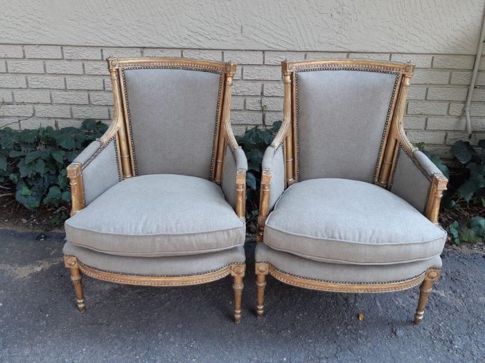 A 19th Century Pair Of French Giltwood Bergeres - Image 3