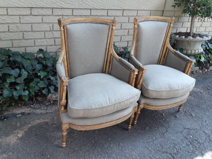 A 19th Century Pair Of French Giltwood Bergeres - Image 4