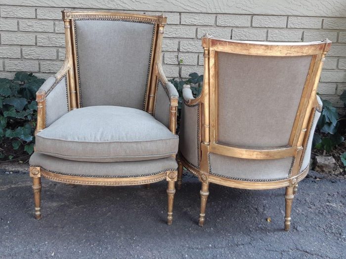 A 19th Century Pair Of French Giltwood Bergeres - Image 7