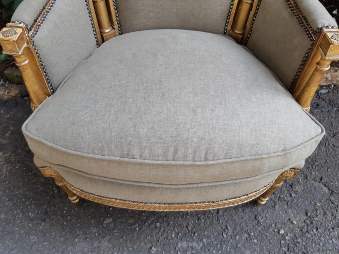 A 19th Century Pair Of French Giltwood Bergeres - Image 11