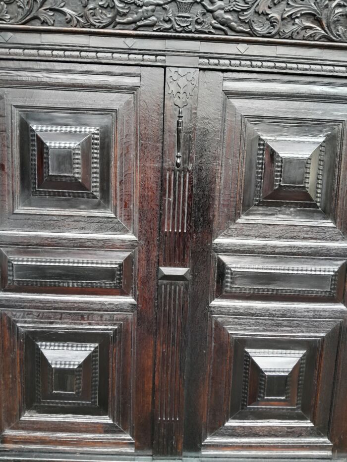 An Early19th Century Circa 1800’s Dutch Carved Oak Kussenkast / Cabinet / Drinks Cabinet / Cupboard in a Contemporary Ebonised Finish (Useful as a Drinks Cabinet or for TV, storing pillows, duvets, towels etc) - Image 5