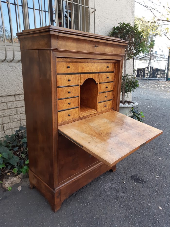 A 19th Century French-Style Walnut Escritoire - Image 5