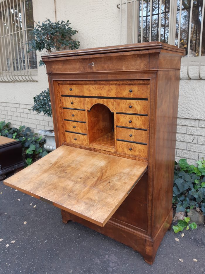 A 19th Century French-Style Walnut Escritoire - Image 7