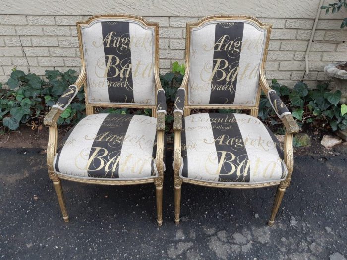A Fine Pair of Antique / Vintage French Style Gilded Armchairs Upholstered in a Hand-painted Fabric - Image 4