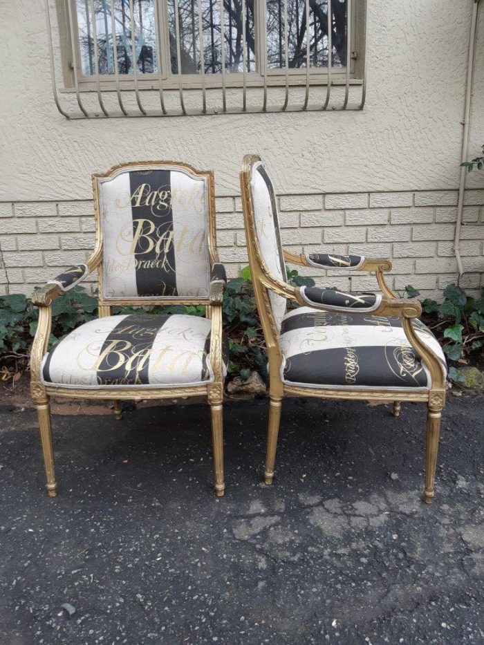 A Fine Pair of Antique / Vintage French Style Gilded Armchairs Upholstered in a Hand-painted Fabric - Image 7