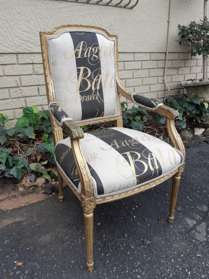 A Fine Pair of Antique / Vintage French Style Gilded Armchairs Upholstered in a Hand-painted Fabric - Image 10
